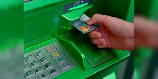 Банки могут заморозить деньги на счету украинцев: названы причины Банки могут заморозить деньги на счету украинцев: названы причины