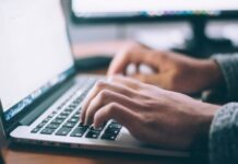 Больше 50 тысяч IT-специалистов уже выехали из Украины за границу