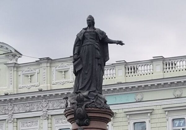 В парке Савицкого планируют обустроить "Парк империй" В парке Савицкого планируют обустроить "Парк империй"