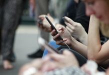В Минцифры объяснили, почему при отключении света пропадает мобильный интернет
