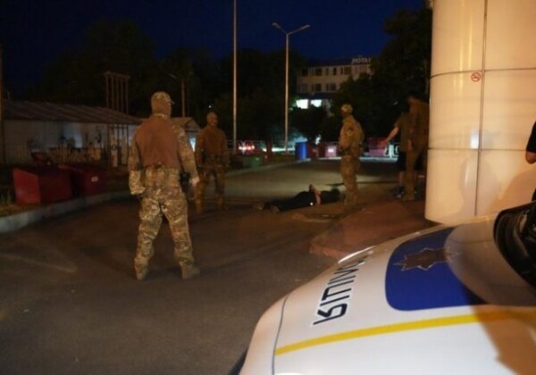 В Одессе банда напала на автомойку (фото, видео) В Одессе банда напала на автомойку (фото, видео)