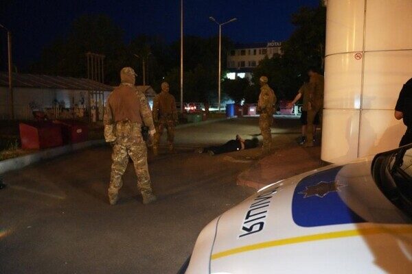 В Одессе банда напала на автомойку (фото, видео) В Одессе банда напала на автомойку (фото, видео)