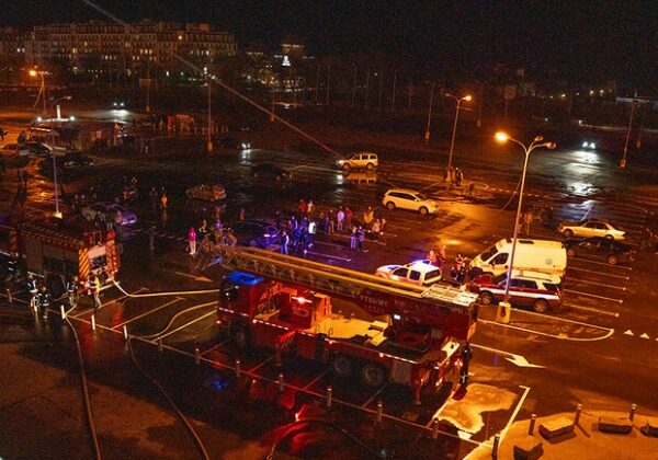 В Одессе горел торговый центр "Ривьера" В Одессе горел торговый центр "Ривьера"