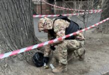 В центре Одессы мужчина продал корпус гранаты с запалом