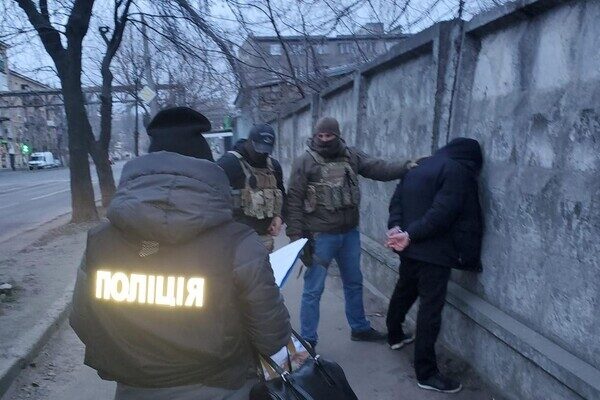 В Одессе напали на волонтера, который собрал 50 тысяч долларов для ВСУ В Одессе напали на волонтера, который собрал 50 тысяч долларов для ВСУ