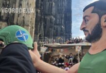 «To be or NATO be»: гигантскую фигуру Зеленского представили на карнавале в Кельне