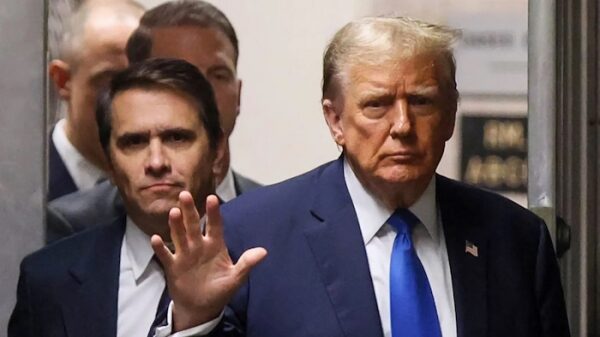 Присяжные приведены к присяге на процессе над Дональдом Трампом Присяжные приведены к присяге на процессе над Дональдом Трампом