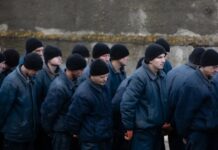 Сладости, халва и сгущенка: чем кормят в Украине военнопленных рф