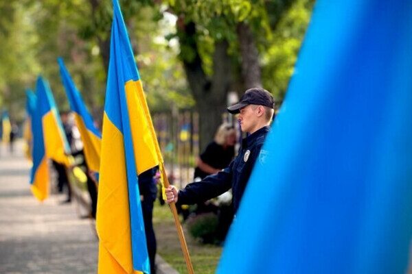 Без слез нельзя смотреть: на Аллее Героев в Одессе добавили еще 64 имени Без слез нельзя смотреть: на Аллее Героев в Одессе добавили еще 64 имени