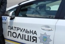В Одессе женщина из-за мужчины подралась с инспекторами: комментарий патрульных