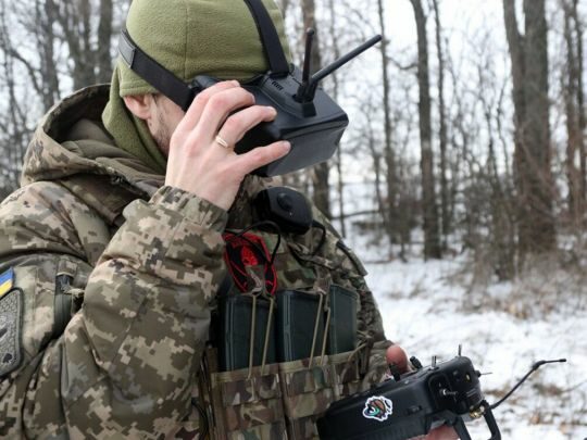 Ворог б’є по цивільних: у Херсоні від FPV-дрону загинув волонтер