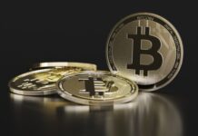 Биткоин начал резко расти: почему курс приблизился к $99 000