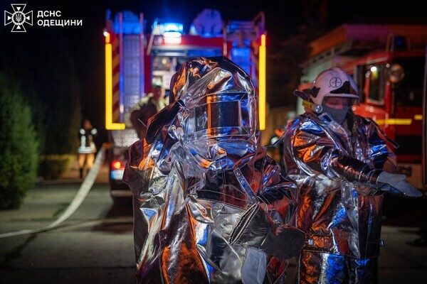 Масштабные пожары в пригороде Одессы: последствия ночной атаки БпЛА Масштабные пожары в пригороде Одессы: последствия ночной атаки БпЛА