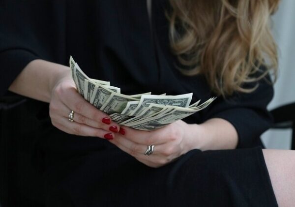 Курс валют в Украине 10 августа 2025 года: сколько стоит доллар и евро Курс валют в Украине 10 августа 2025 года: сколько стоит доллар и евро