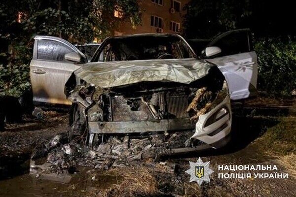 В Одессе молодой человек поджег четыре автомобиля: подробности преступления В Одессе молодой человек поджег четыре автомобиля: подробности преступления