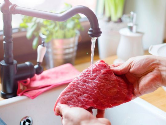 Не мийте ці продукти після покупки: експерти пояснили, чому це небезпечно