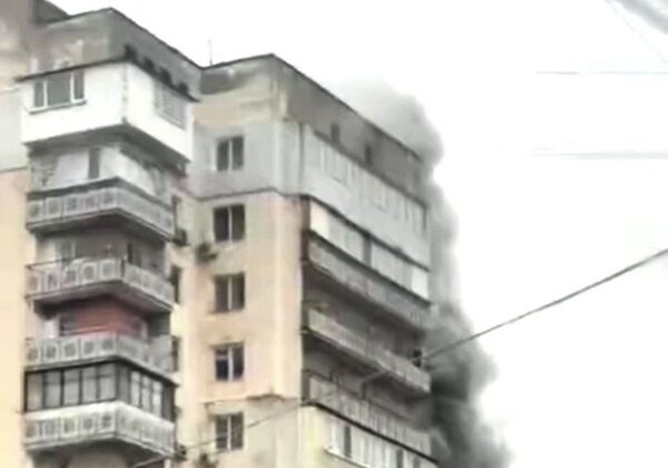 Пожар в многоэтажке в Одессе: огонь охватил одну из квартир Пожар в многоэтажке в Одессе: огонь охватил одну из квартир