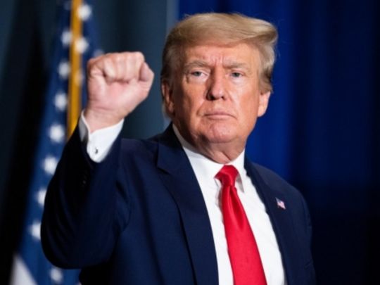 США багато років живуть у борг. Мета Трампа — нова індустріалізація, — експерт